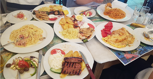 2-42 아테네의 푸짐한 먹거리들 2.png