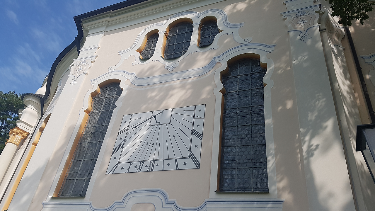 2-148 그늘속의 해시계.png