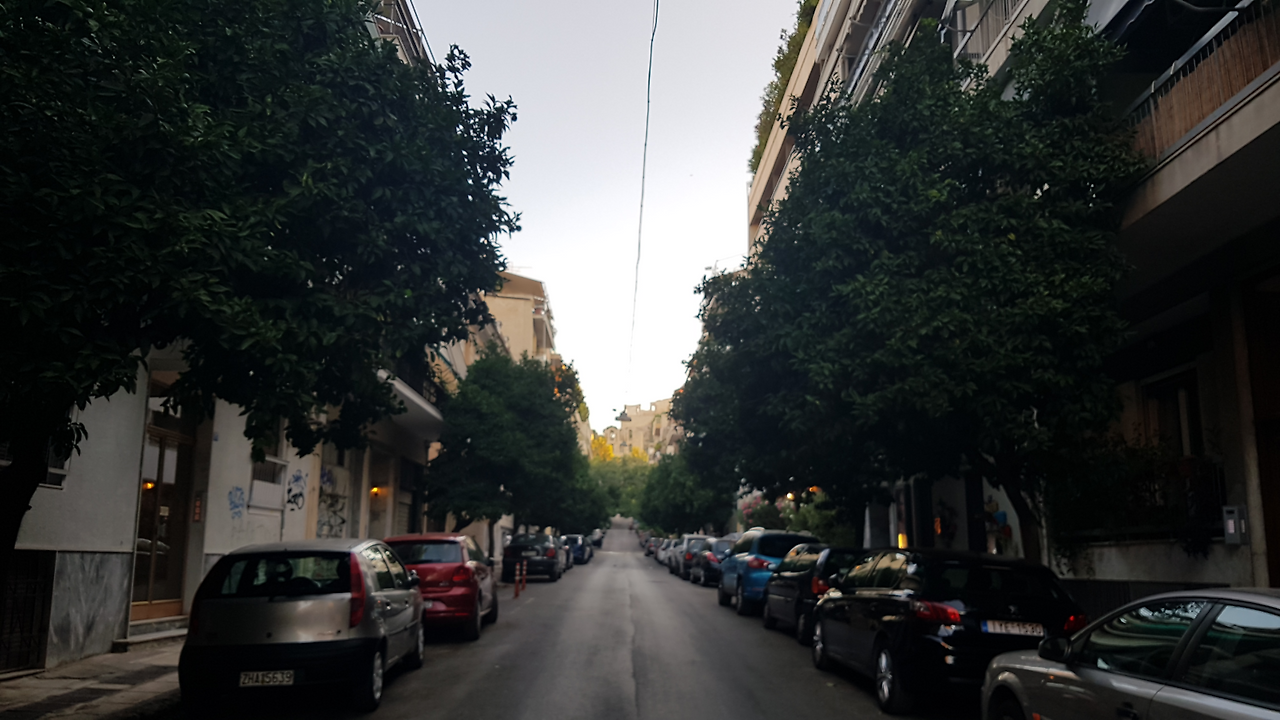 2-29 아테네의 골목길, 멀리 아크로폴리스가 보인다 (2).png