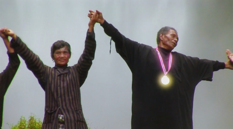 피해자의 금메달수여2.png