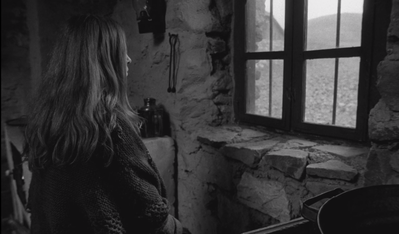 5.창을 내다보는 딸.png