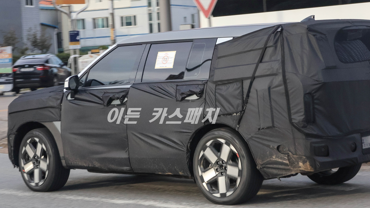 싼타페 이든카스패치 스파이샷 2.png