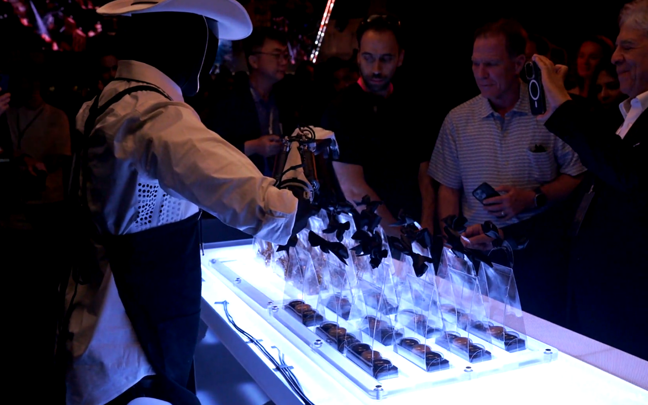 테슬라 옵티머스 로봇 00.png