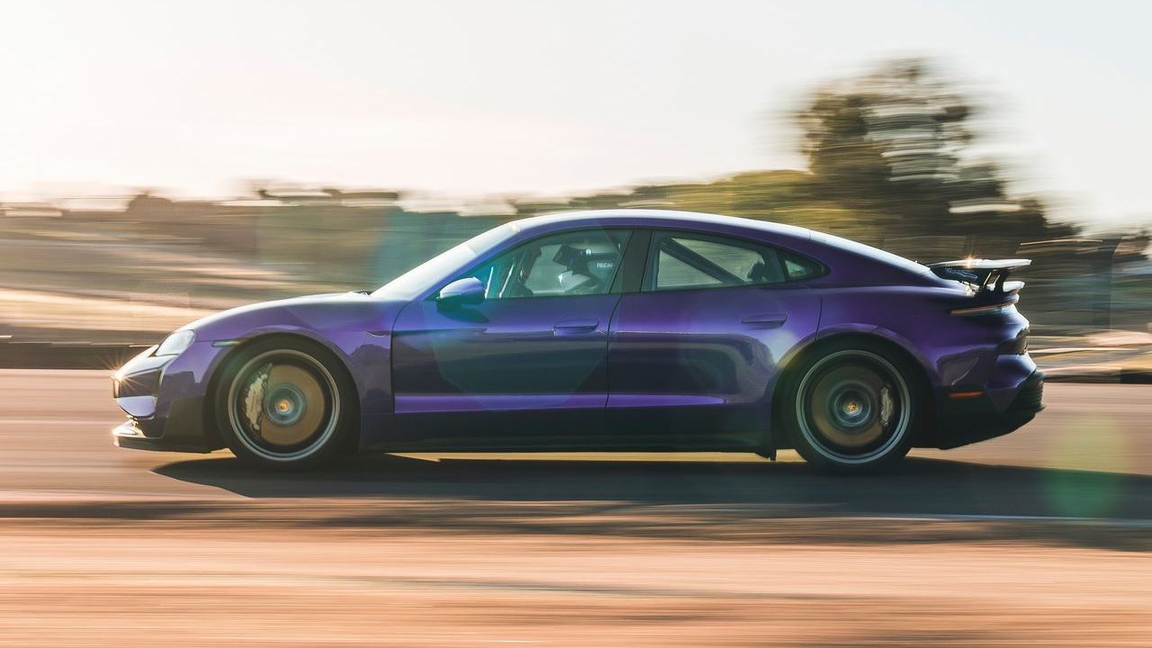 타이칸 터보 s 4.png