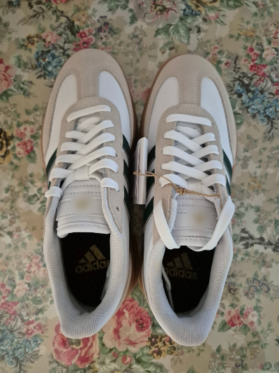 커플 운동화.png