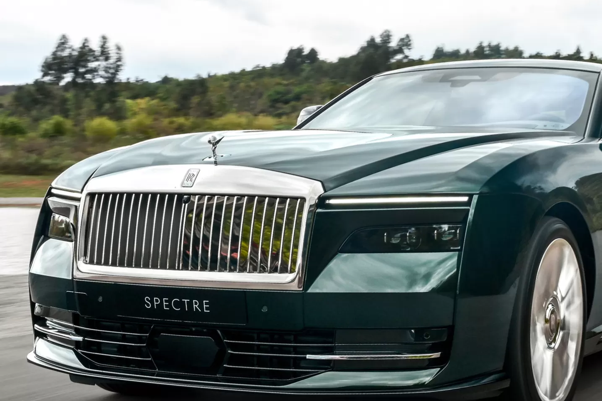 Spectre_RollsRoyce_wwwrollsroycemotorcarscom_3.png
