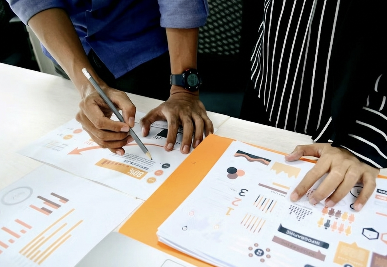 외식업 고기집 식당 창업을 위해 데이터를 확인하는 사진.png