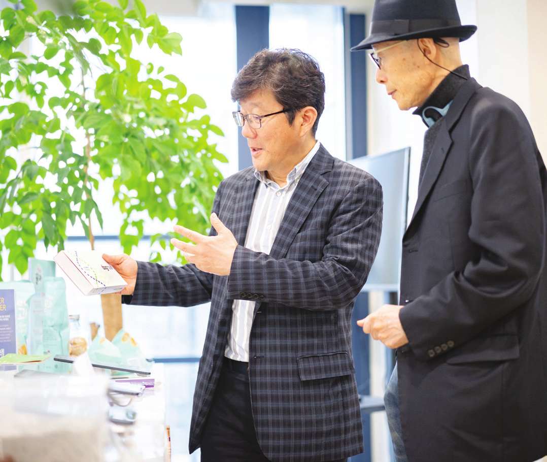 2023_J-Connect 매거진_봄호_최종_펼침면_고화질_-003.png