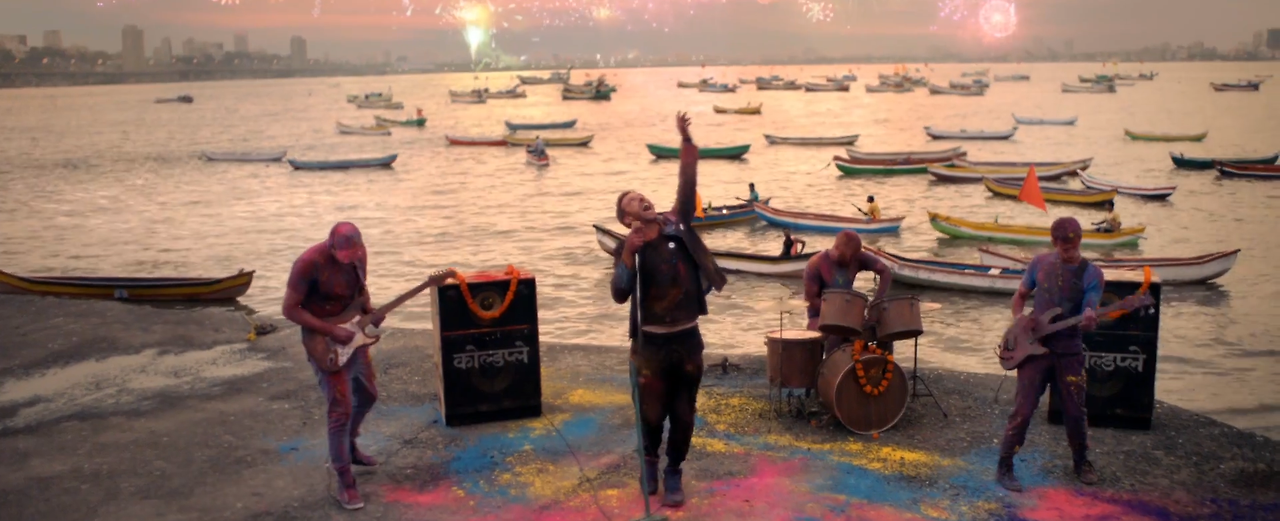 Coldplay-Hymn-For-The-Weekend-Official-video.00_03_35_03.Still006-e1454083596713.png
