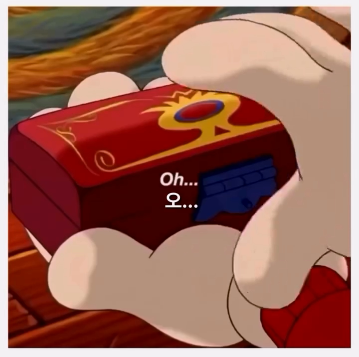 � 사랑이 뭔지 제대로 알려준 디즈니 명장면 � � The Gift of the Magi (디즈니 단편) 미키와 미니는 서로를 위해 가장 소중한 것을 내어주지만, 결국 그 마음 자체가 가장 큰 선물임을 보여주는 감동적인 이야_20260205_000122.107.png