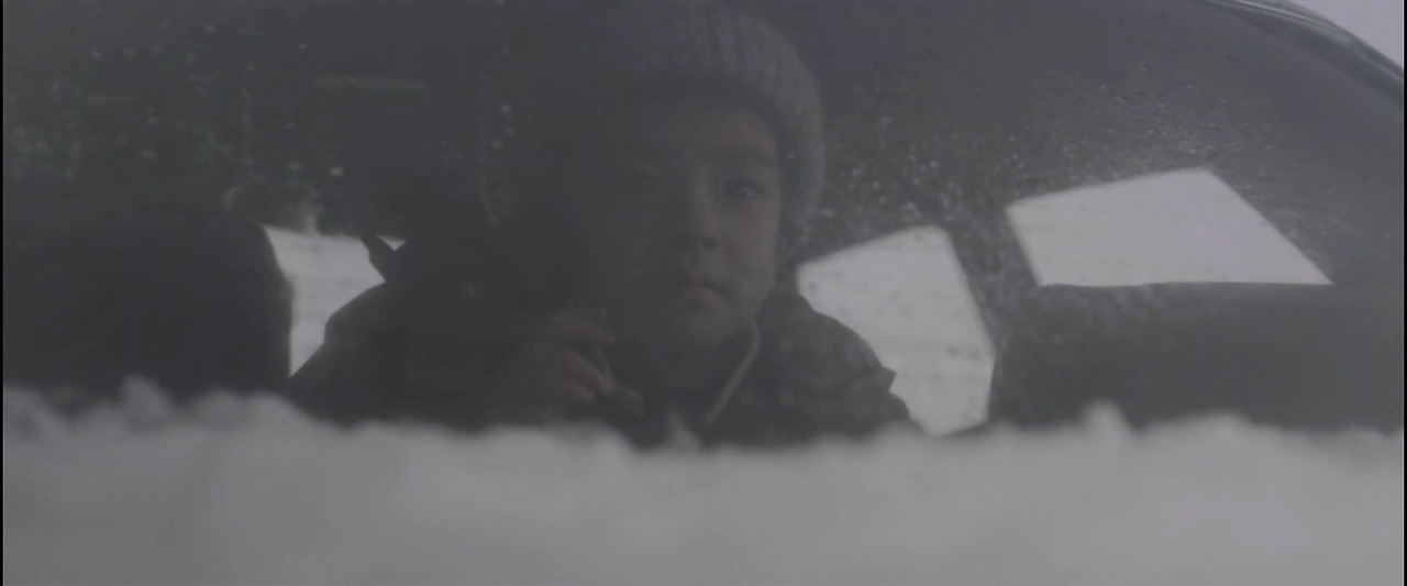 어린 소년들 형은 아버지를 이해하고 동생은 어머니를 이해한다 그 차이는 무엇인가 기억의 원더랜드.mp4_20260203_210509.587.png