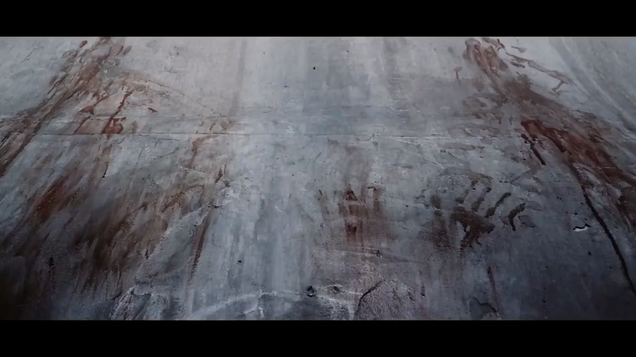 눈떠보니 곡면에 걸쳐져 있는 여자...영화 커브!!(결말포함).mp4_20260201_194654.941.png