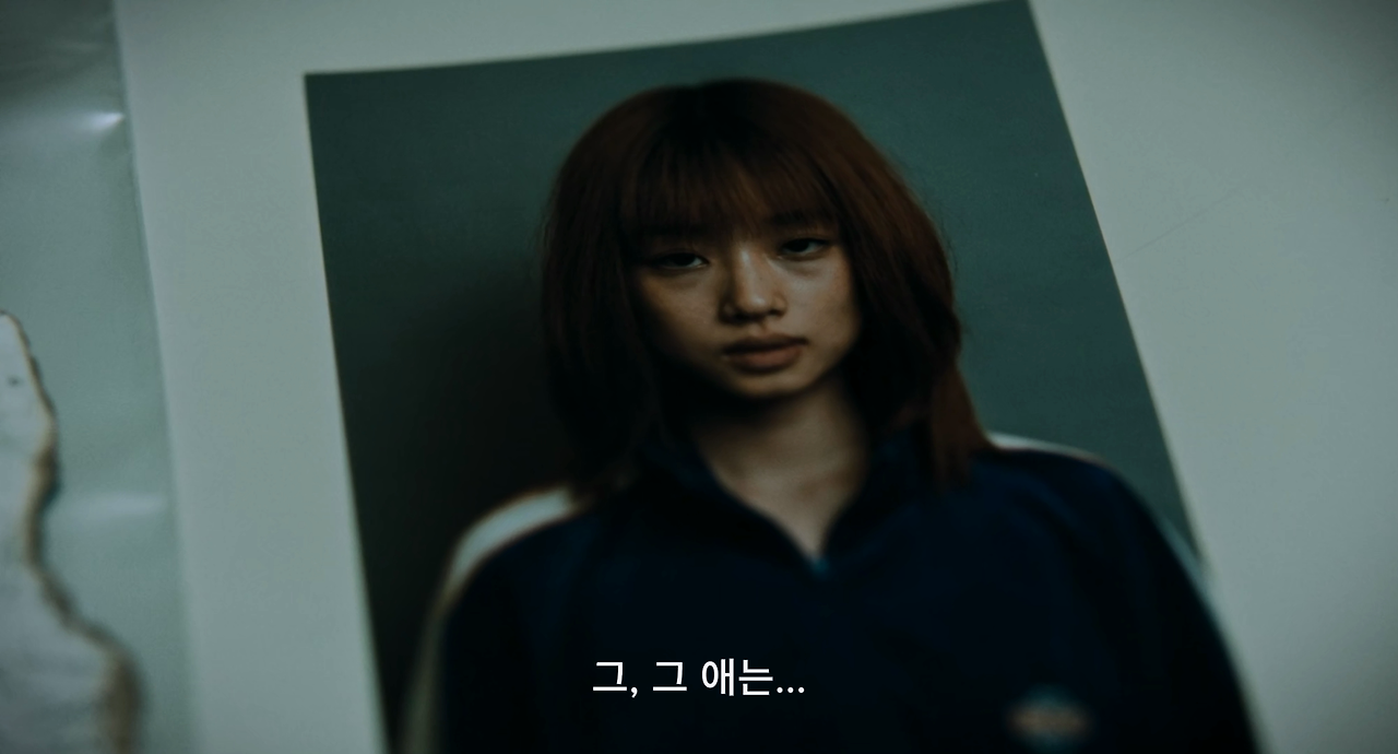 e_안이라는 이름의 여자_지끔껏 쌓아온 것들을 스스로 무너뜨렸다는 자책에서 비롯된 행.mp4_20260128_113930.344.png