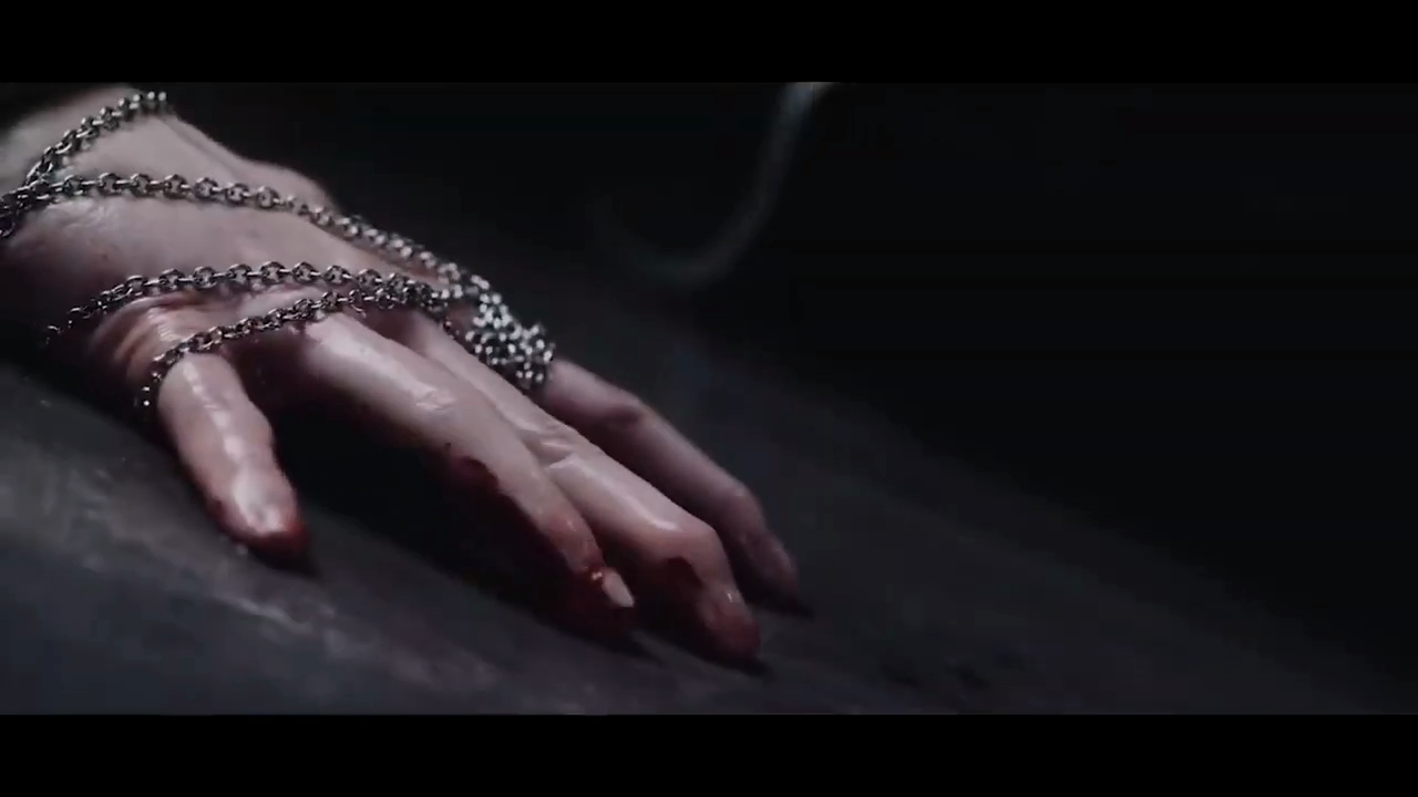 눈떠보니 곡면에 걸쳐져 있는 여자...영화 커브!!(결말포함).mp4_20260201_194715.067.png