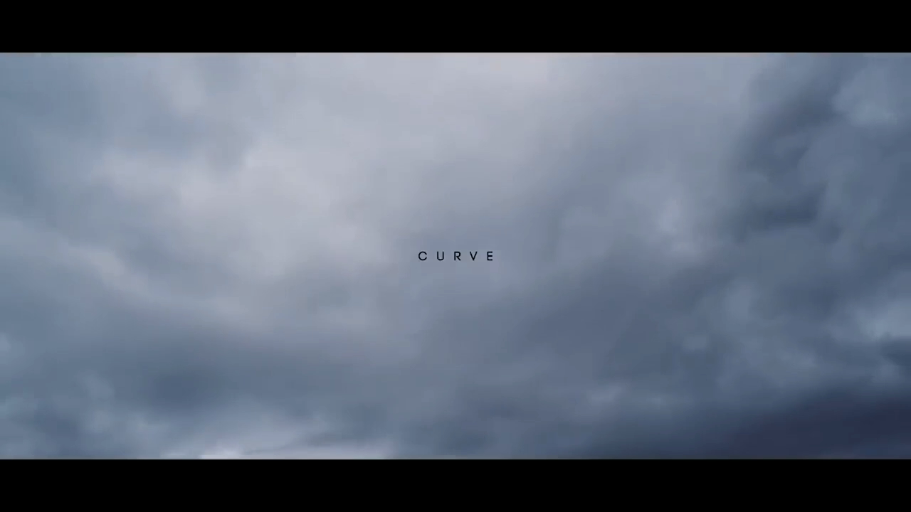 눈떠보니 곡면에 걸쳐져 있는 여자...영화 커브!!(결말포함).mp4_20260201_194722.480.png