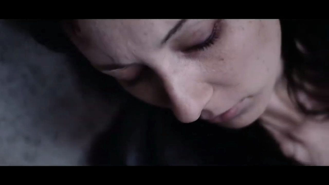 눈떠보니 곡면에 걸쳐져 있는 여자...영화 커브!!(결말포함).mp4_20260201_193652.555.png