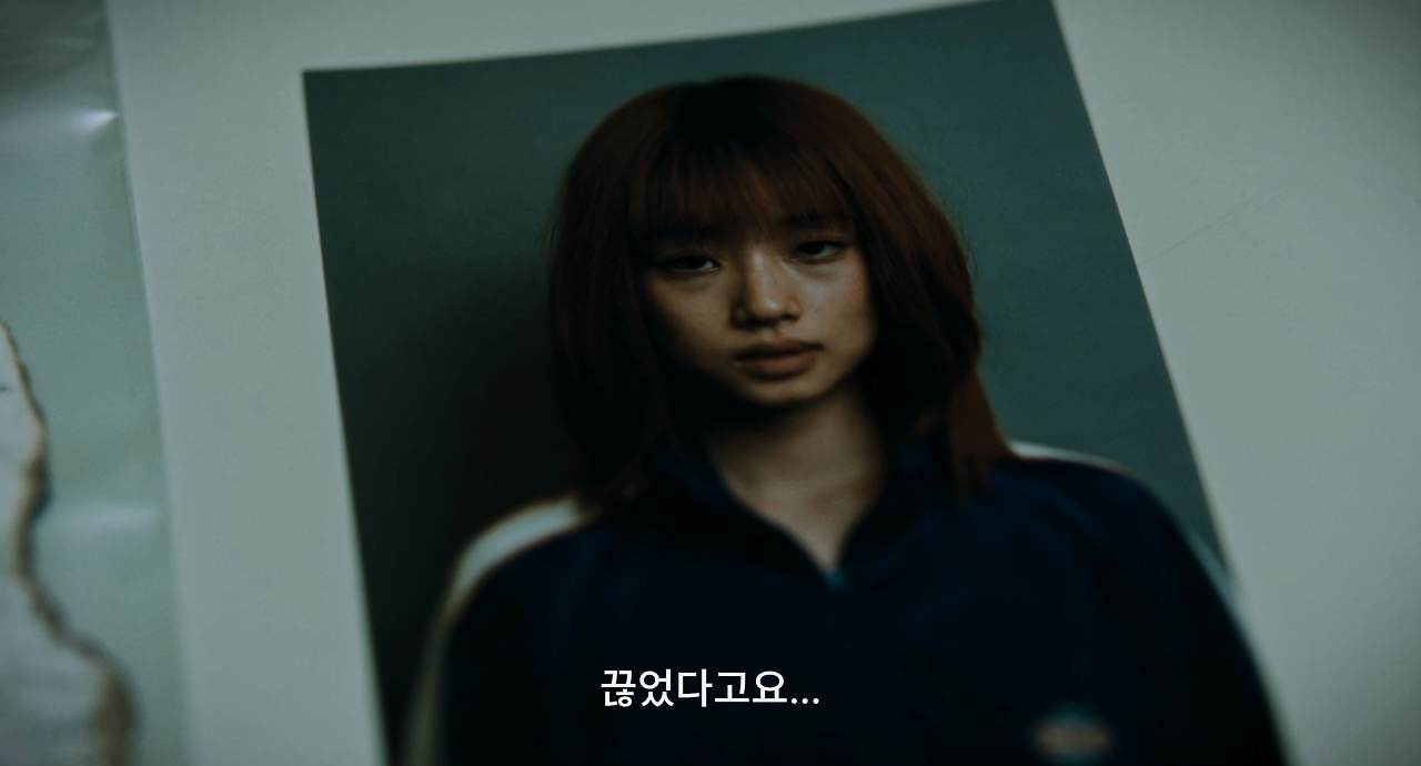 e_안이라는 이름의 여자_지끔껏 쌓아온 것들을 스스로 무너뜨렸다는 자책에서 비롯된 행.mp4_20260128_113937.594.png