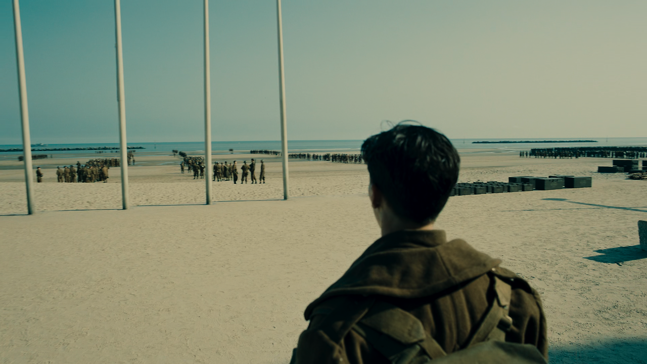 - 덩케르크 Dunkirk 2017 2160p.UHD.BluRay.x265.10bit.HDR.DTS-HD.MA.5.1.mkv_000225225.png
