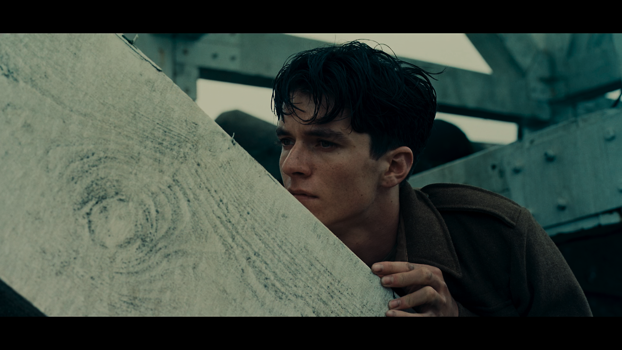 - 덩케르크 Dunkirk 2017 2160p.UHD.BluRay.x265.10bit.HDR.DTS-HD.MA.5.1.mkv_001303052.png