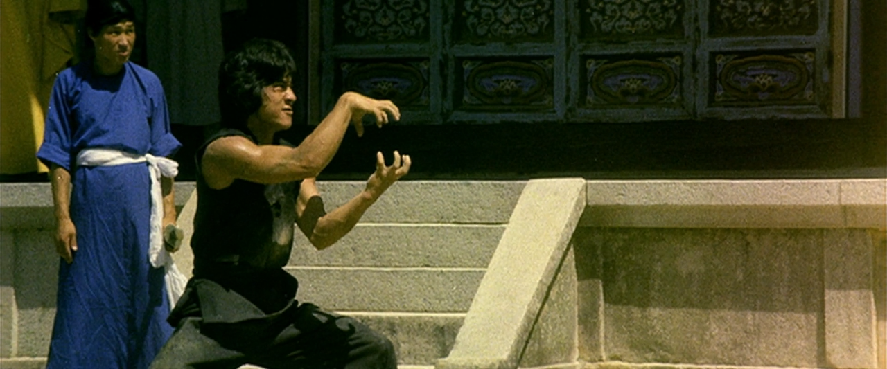 권정.금강혈인.성룡.Spiritual.Kung.Fu.1978.CHINESE.1080p.BluRay.x264.DTS-TUSA.mkv_005375245.png