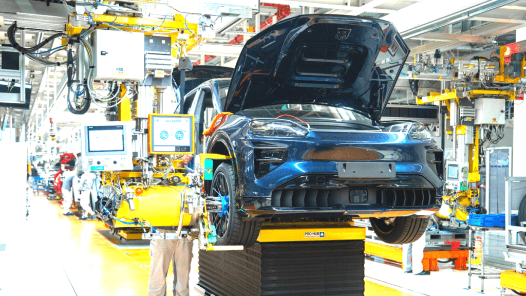 Porsche-Cayenne-Electric-goes-into-production-1024x576.png