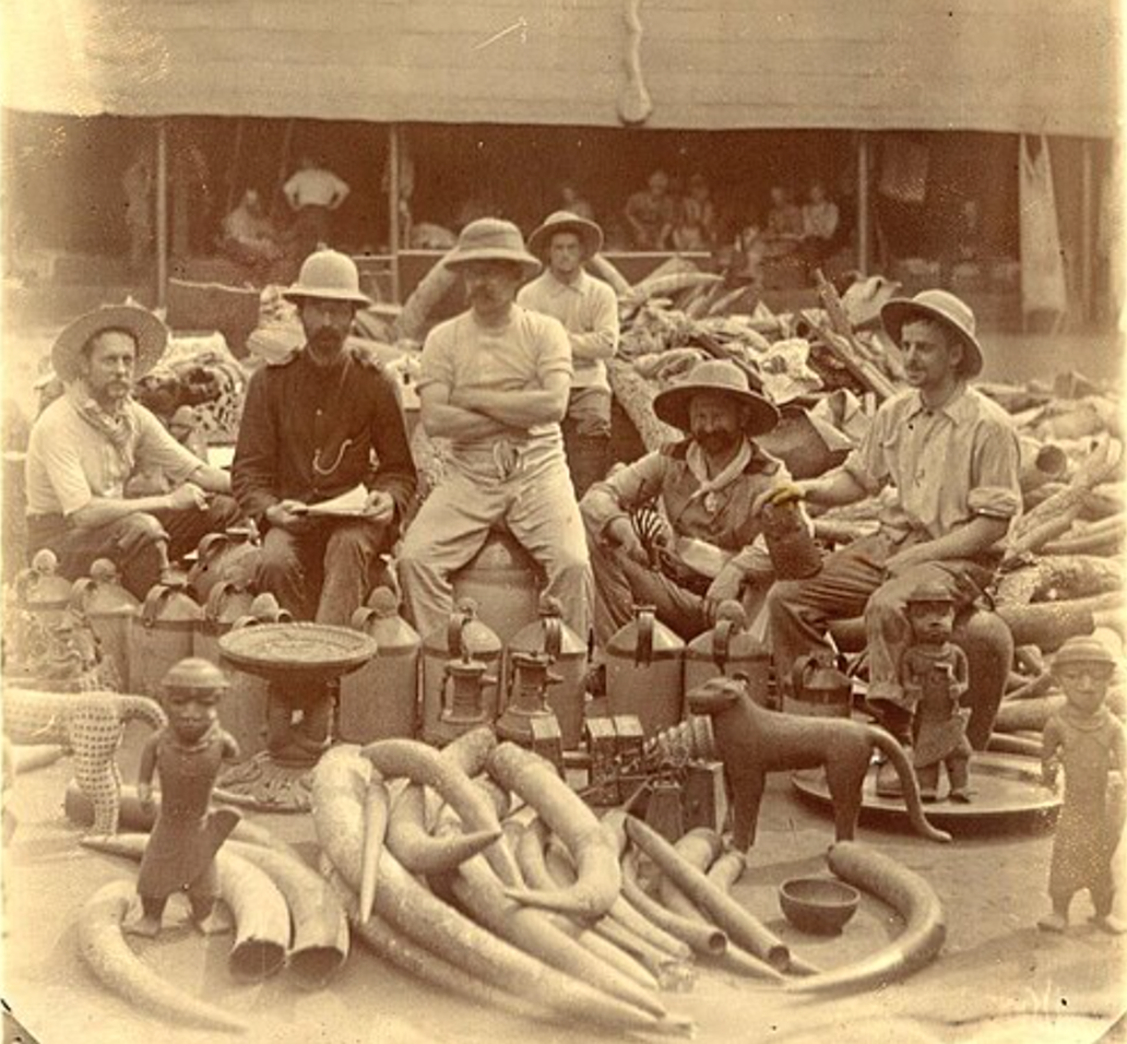 영국에 의해 베닌 왕국 보물 수탈.png