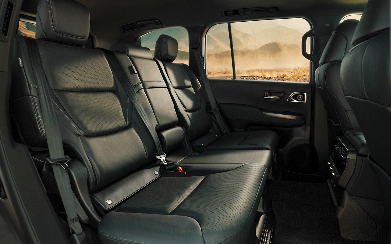 토요타 랜드크루저 300  7.png