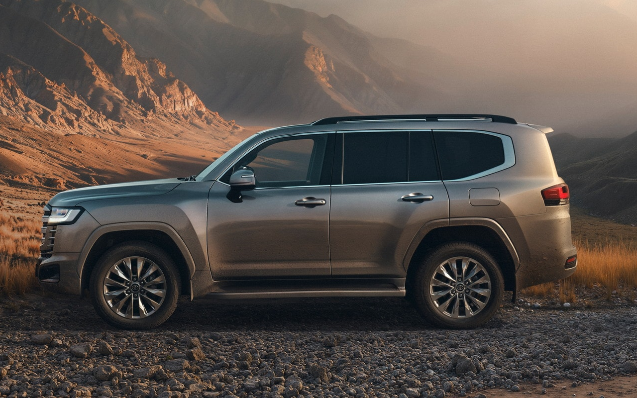 토요타 랜드크루저 300  3.png