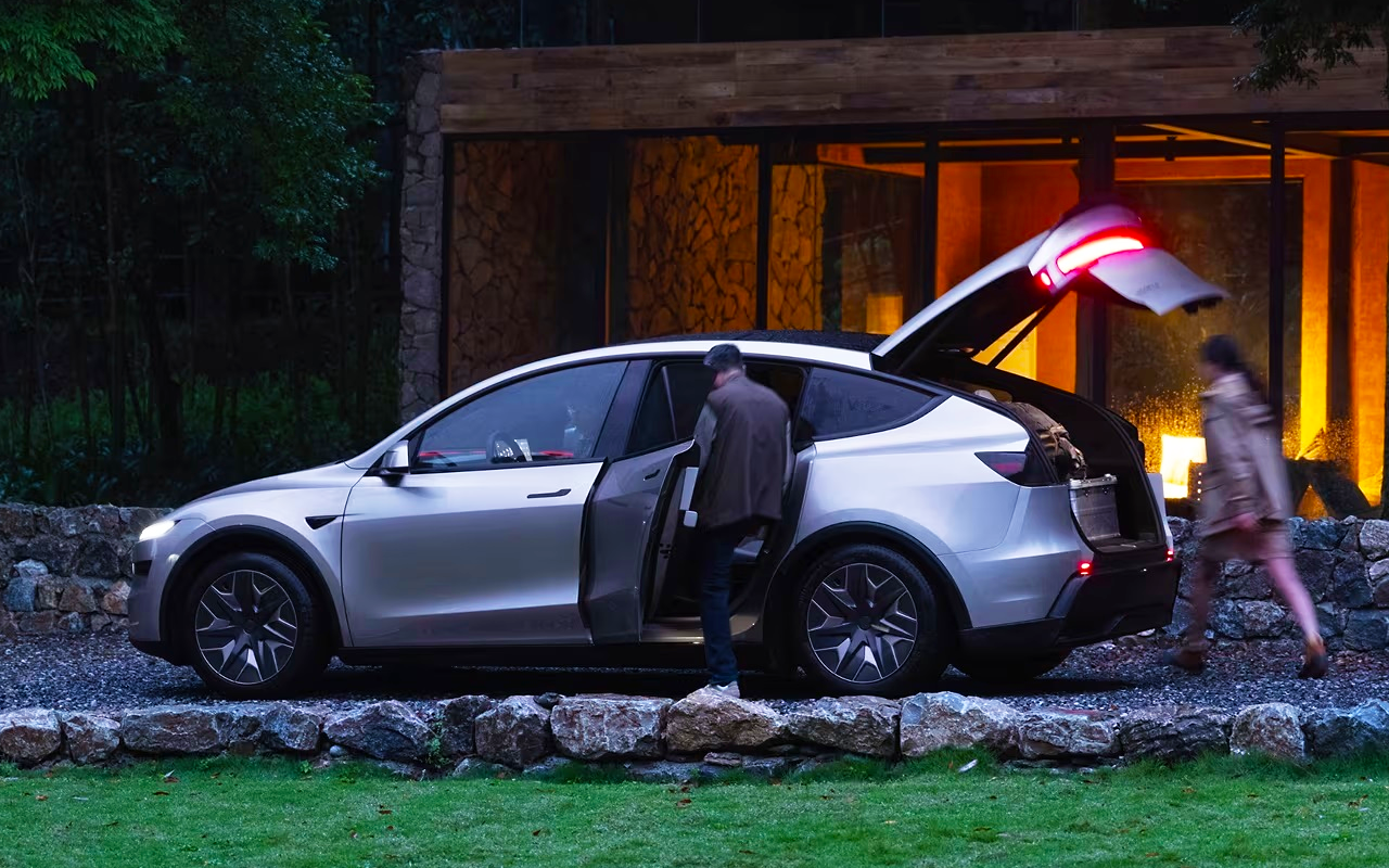 테슬라 모델 Y L 2.png