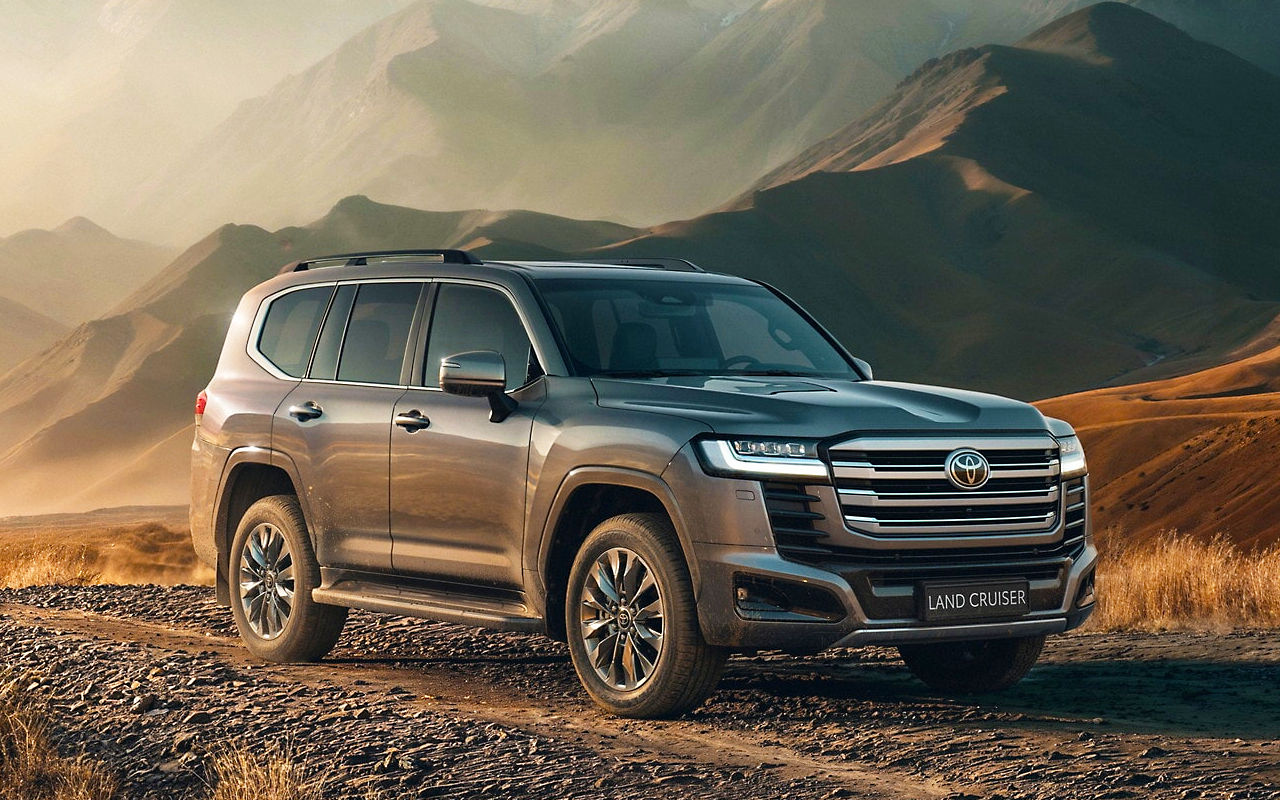 토요타 랜드크루저 300  2.png
