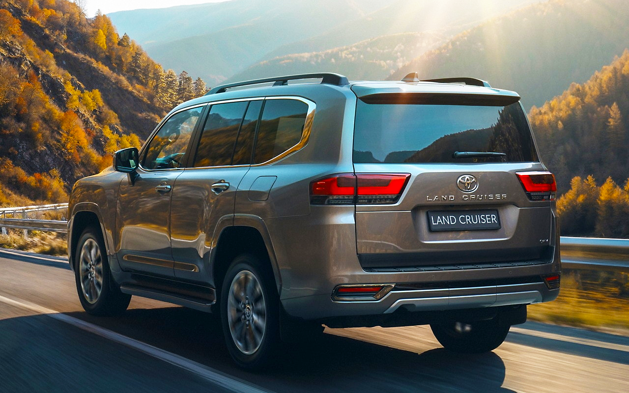 토요타 랜드크루저 300  1.png