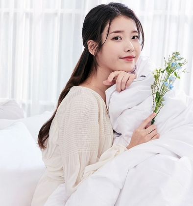 아이유베게 (4).png