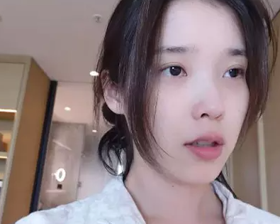 아이유배게 (3).png