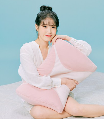 아이유베개 (4).png