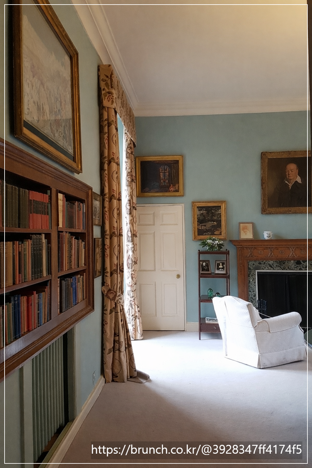 차트웰 서재.png