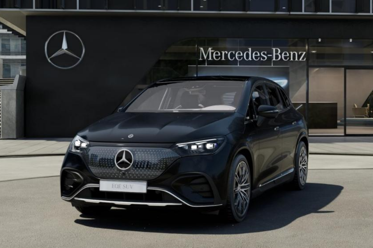 mercedes-benz-eqe-suv-350-plus-exterior-front-black.png