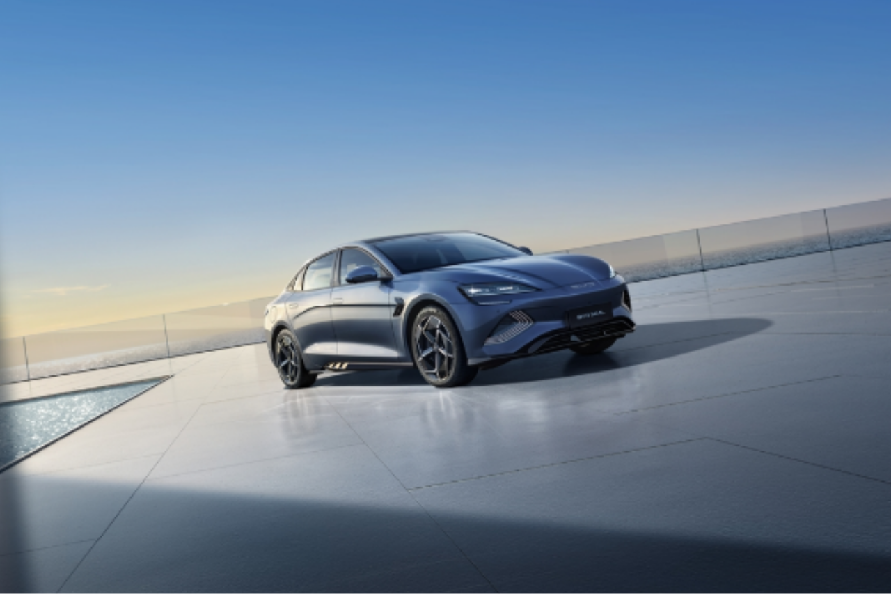 byd-seal-electric-sedan-blue-seaside-terrace.png