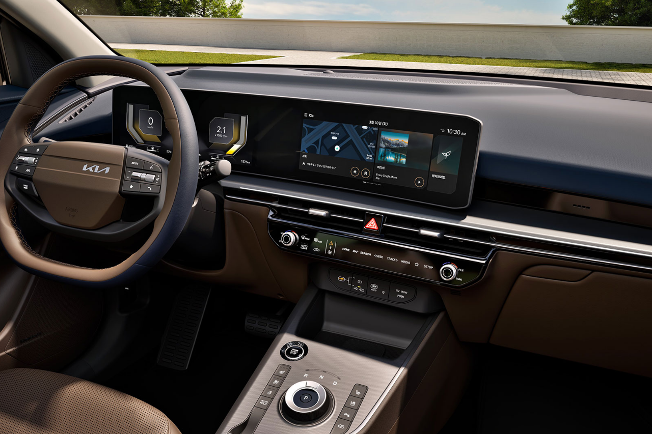 kia-the-new-niro-interior-panoramic-curved-display.png
