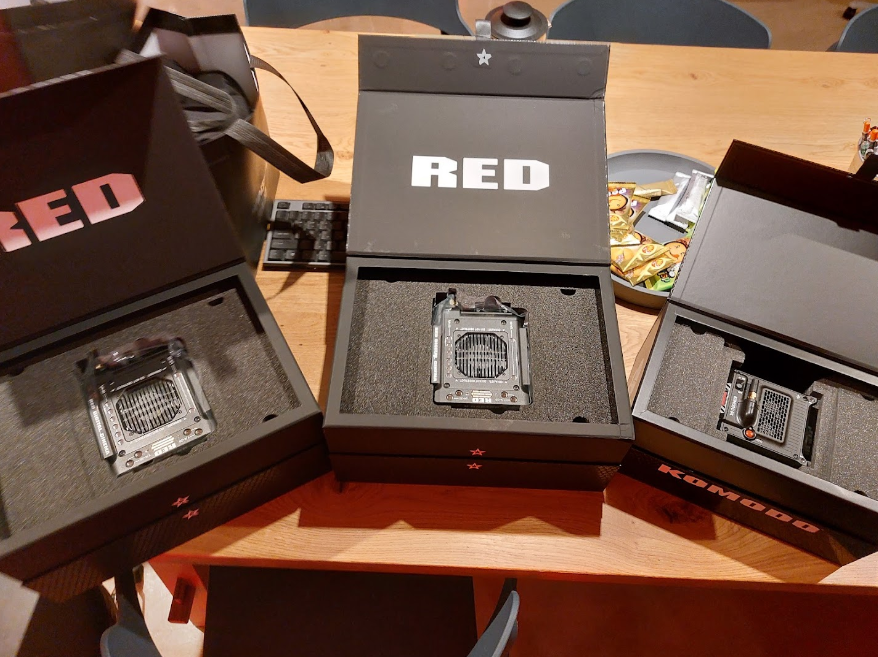 Red V-Raptor 1년 사용기