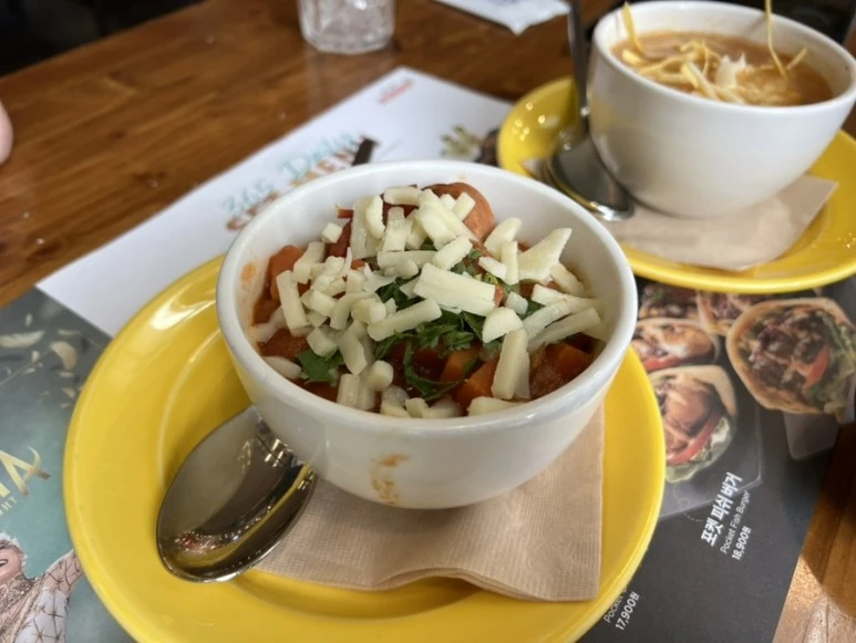 IMG_0253.jpg?typew773