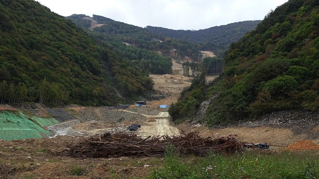 숙암리에서 바라본 공사장.JPG