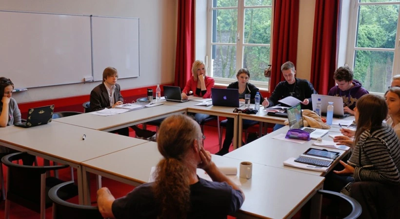 2319B448582342EB1F7CA9