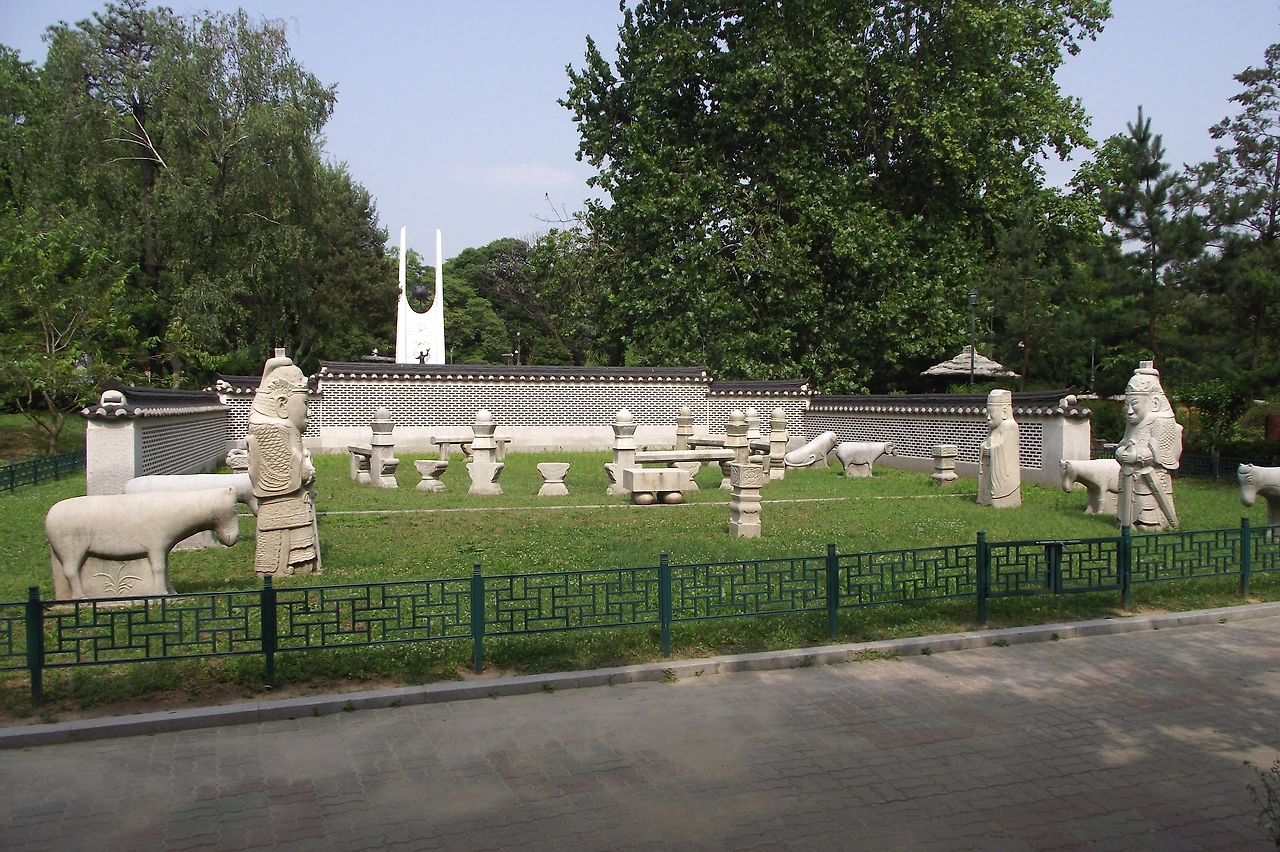 [2-1.서울유형문화재-대한제국] 능동 순명비 유강원 석물 (1-3).JPG