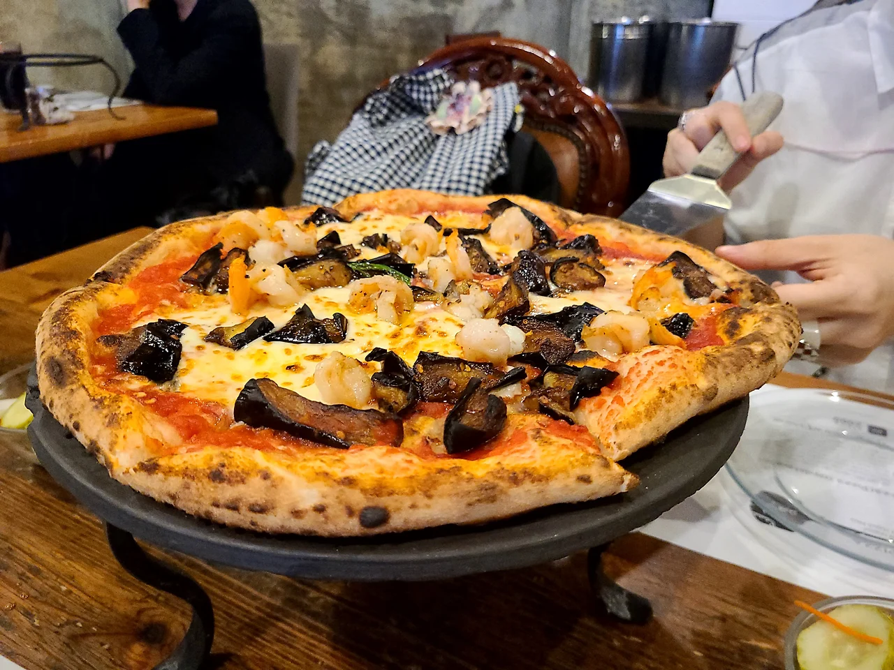 먼 피자 .jpeg