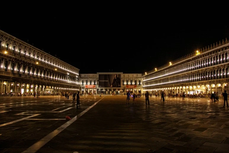 %EC%82%B0%EB%A7%88%EB%A5%B4%EC%BD%94%EA%B4%91%EC%9E%A5%EC%95%BC%EA%B2%BD.jpg?type=w773