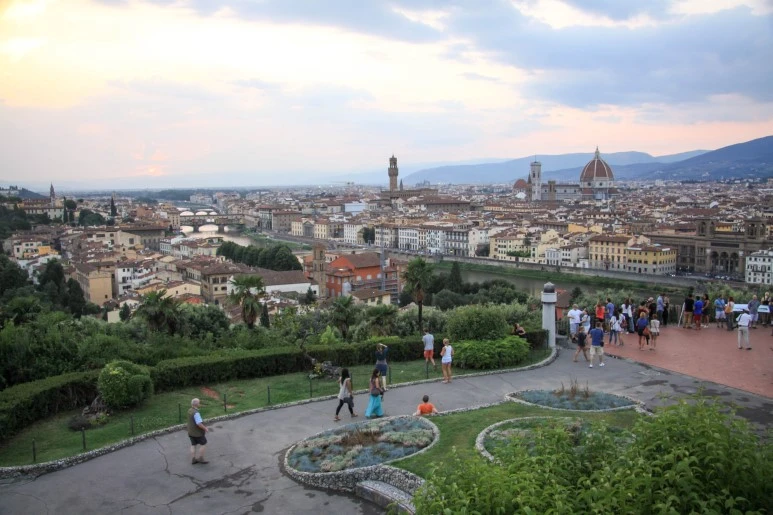 IMG_1375.jpg?type=w773