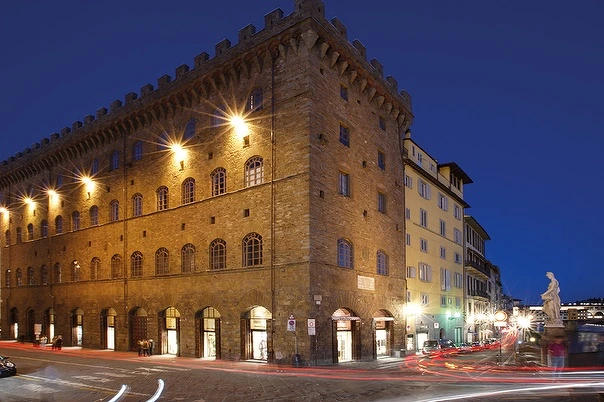 %ED%8E%98%EB%9D%BC%EA%B0%80%EB%AA%A8_%EB%B3%B8%EC%82%AC.jpg?type=w773