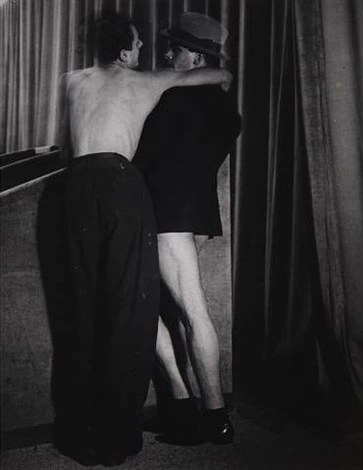 brassaï-un-costume-pour-deux,-1931.jpeg
