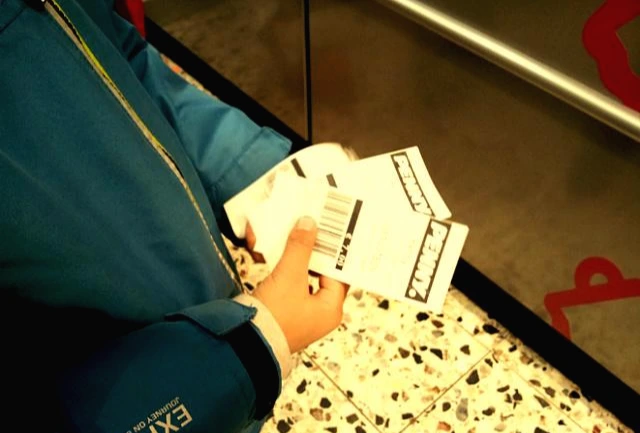 25223B4D551FA0C60FBAD2