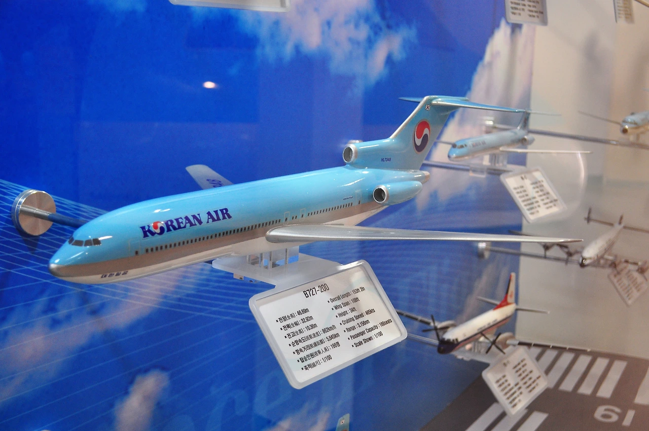 DSC_0105 B727-200.JPG